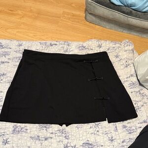 SHEIN Black Asymmetrical Skirt with Buckle Detail